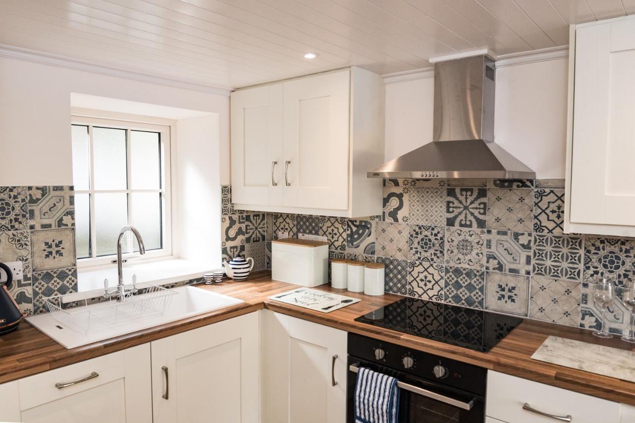 Ardnavaha House - Poolside Cottages Clonakilty Extérieur photo