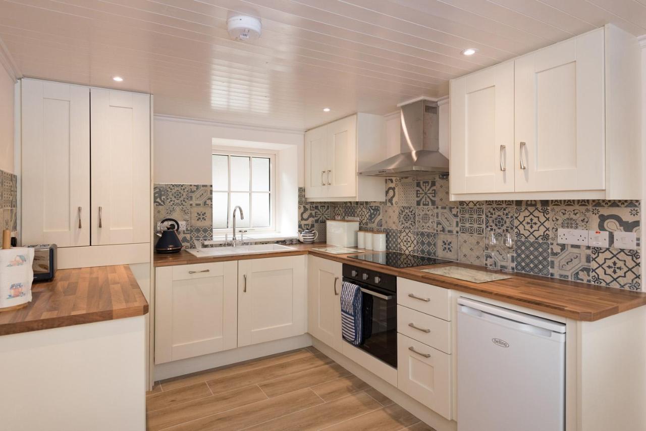 Ardnavaha House - Poolside Cottages Clonakilty Extérieur photo