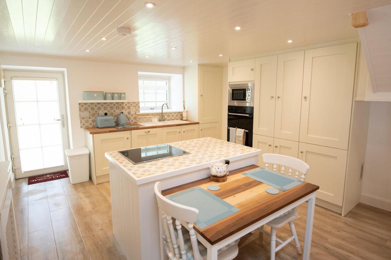 Ardnavaha House - Poolside Cottages Clonakilty Extérieur photo