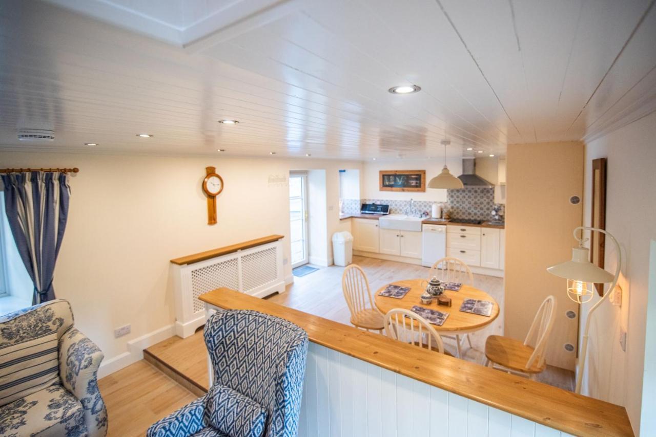 Ardnavaha House - Poolside Cottages Clonakilty Extérieur photo